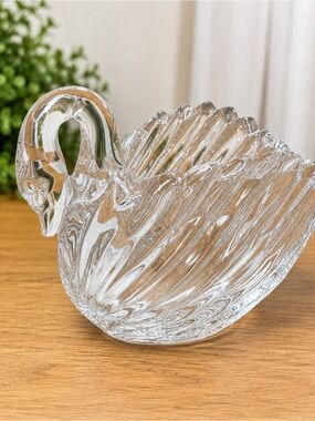 P&D Clear Crystal Glass Swan Bowl Figurine Decorative Candy Trinket Dish
